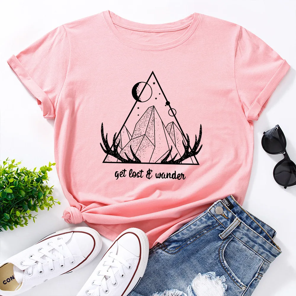 

Футболка женская хлопковая с принтом, с коротким рукавом и оленем