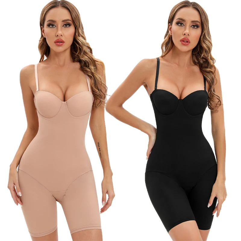 Женский эластичный комбинезон на косточках черный облегающий тонких бретелях