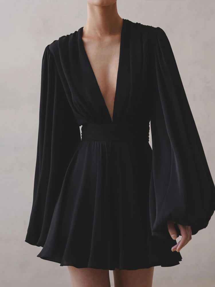 

Europe and the United States 2023 spring women's French bubble sleeve high-waist dress V-neck sexy waist closed black skirt