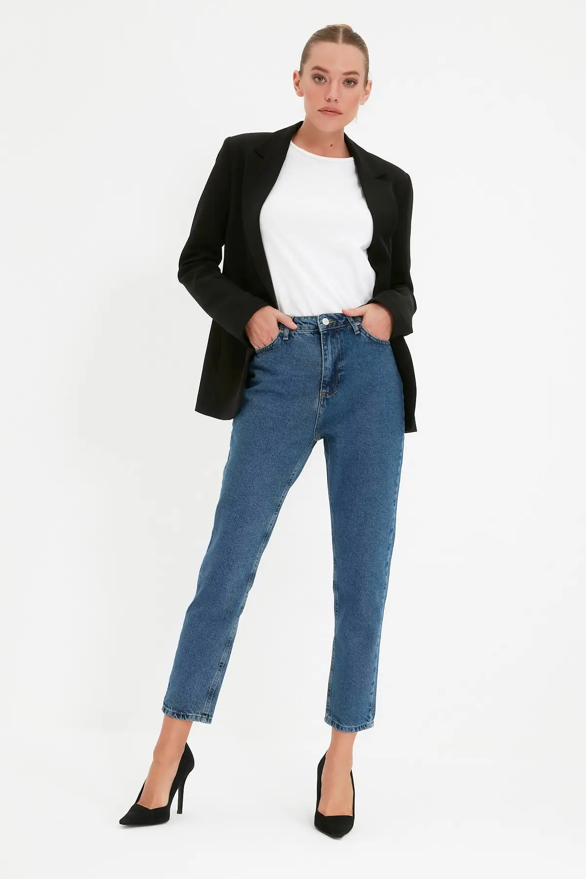 

Trendyol High Bel Mom Jeans TWOAW22JE1083