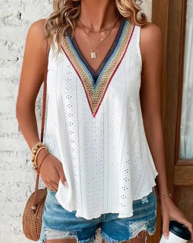 

Top Women 2023 Summer Fashion Contrast Lace Eyelet Embroidery Casual V-Neck Sleeveless Daily Tank Top Y2K Clothes