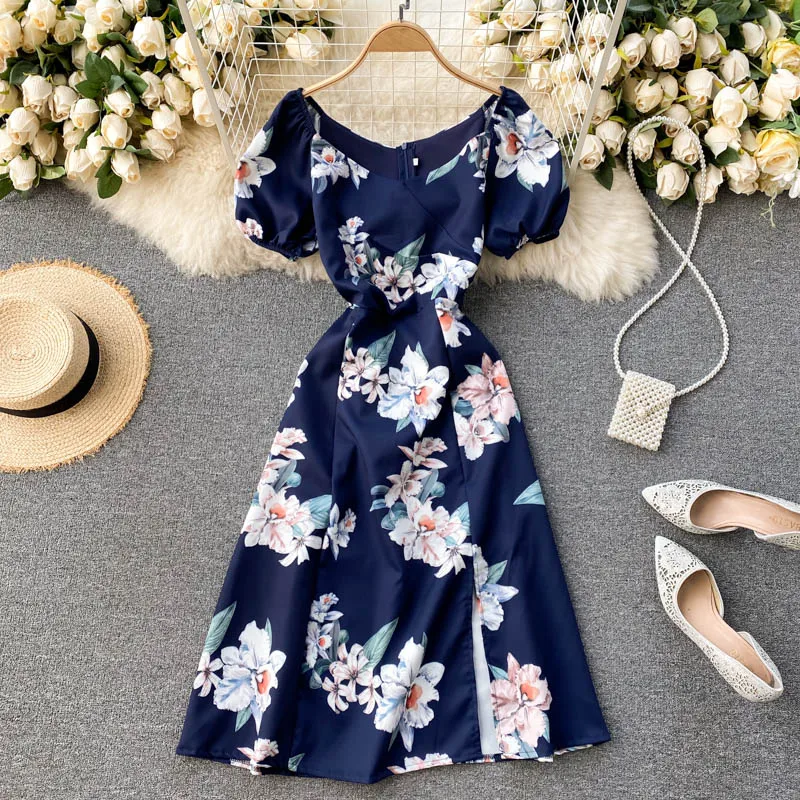 

Платье женское ТРАПЕЦИЕВИДНОЕ с V-образным вырезом и пышными рукавами