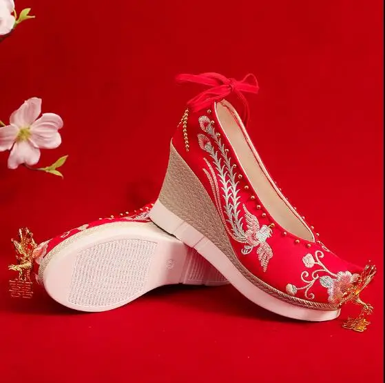 Красная женская обувь на высоком каблуке 9 см свадебная Весенняя вышивка