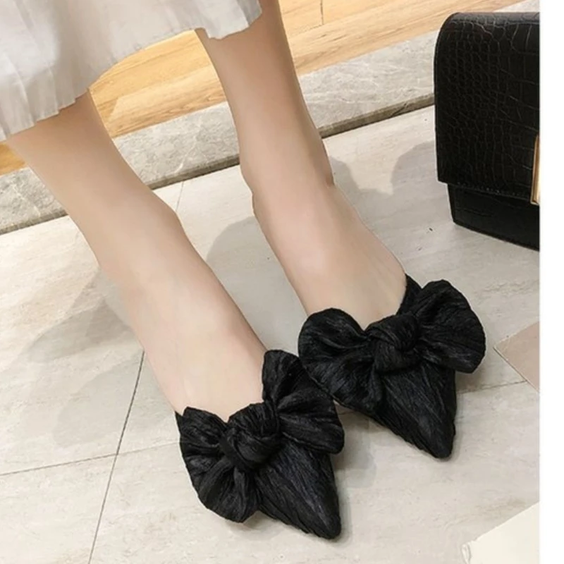 Новинка лета 2024 сандалии на среднем каблуке с острым носком и милым бантом