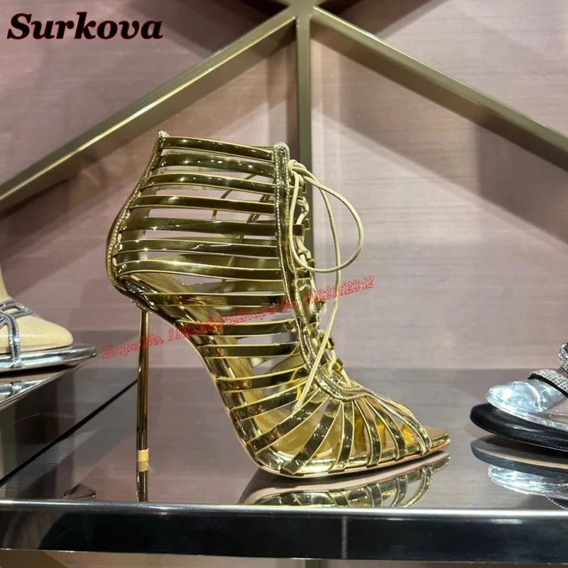 Летние Золотые открытые сандалии с острым металлическим каблуком и ремешком на