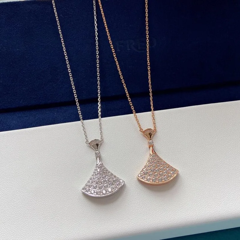 

Fashion Exquisite Women Lady Necklace Inlay Full Cubic Zircon Skirt Fan Shaped Large Pendant Plated Gold Color Clavicle Chain