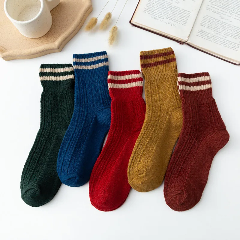 

Women Vintage Socks Brand Retro Animals Patterns Wool Socks Autumn Winter Cute Cartoon Fox Owl Warm Cotton Socks Christmas Gift