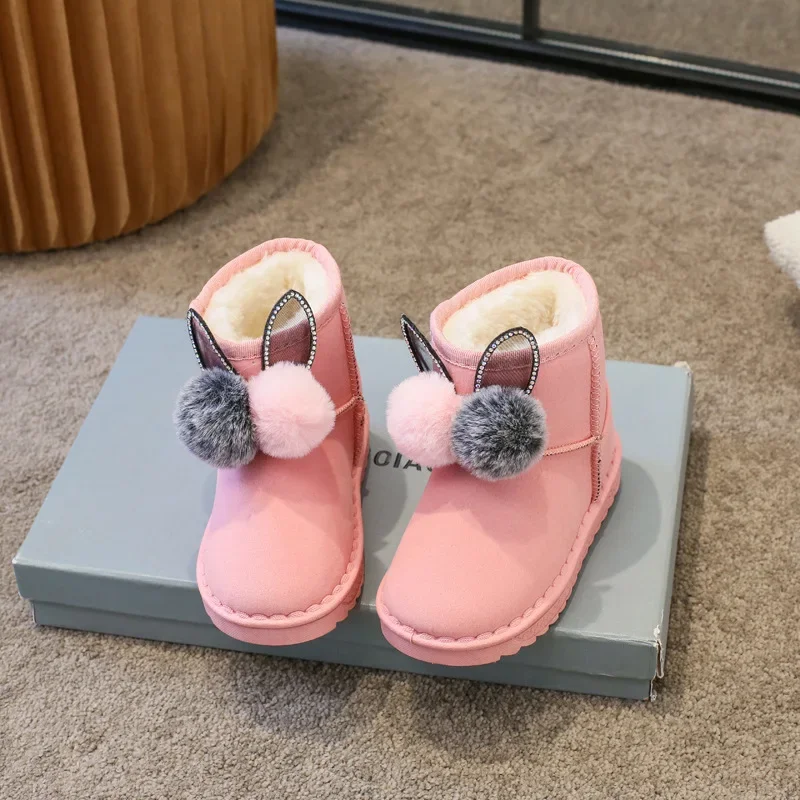 Детская зимняя обувь модные ботинки для девочек с меховыми помпонами теплые