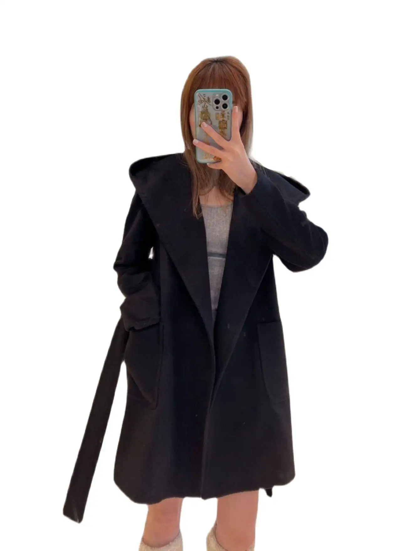 Женское повседневное пальто с капюшоном черное Свободное средней длины из