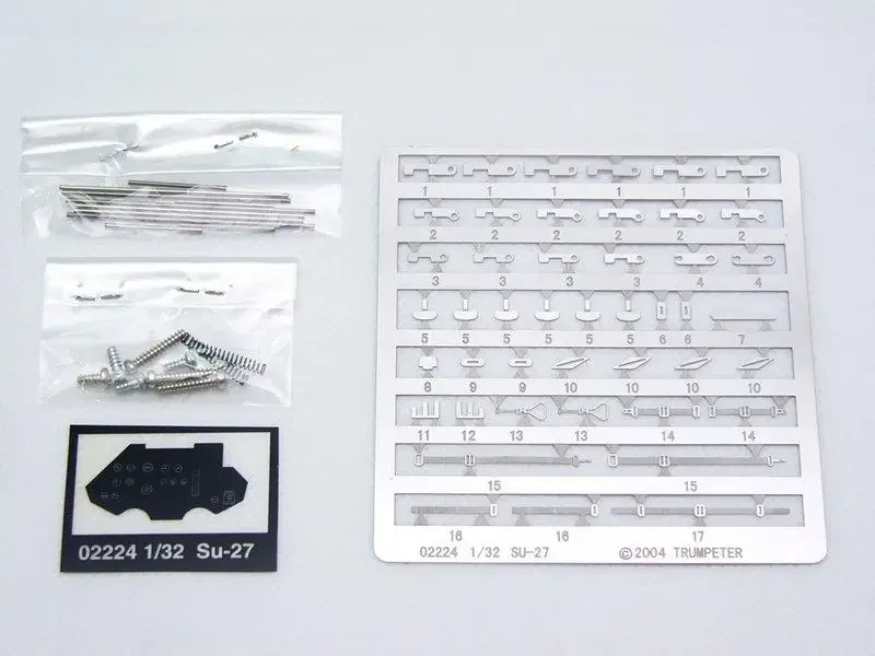 Trumpeter 02224 1/32 Набор моделей Sukhoi Su-27 Flanker B