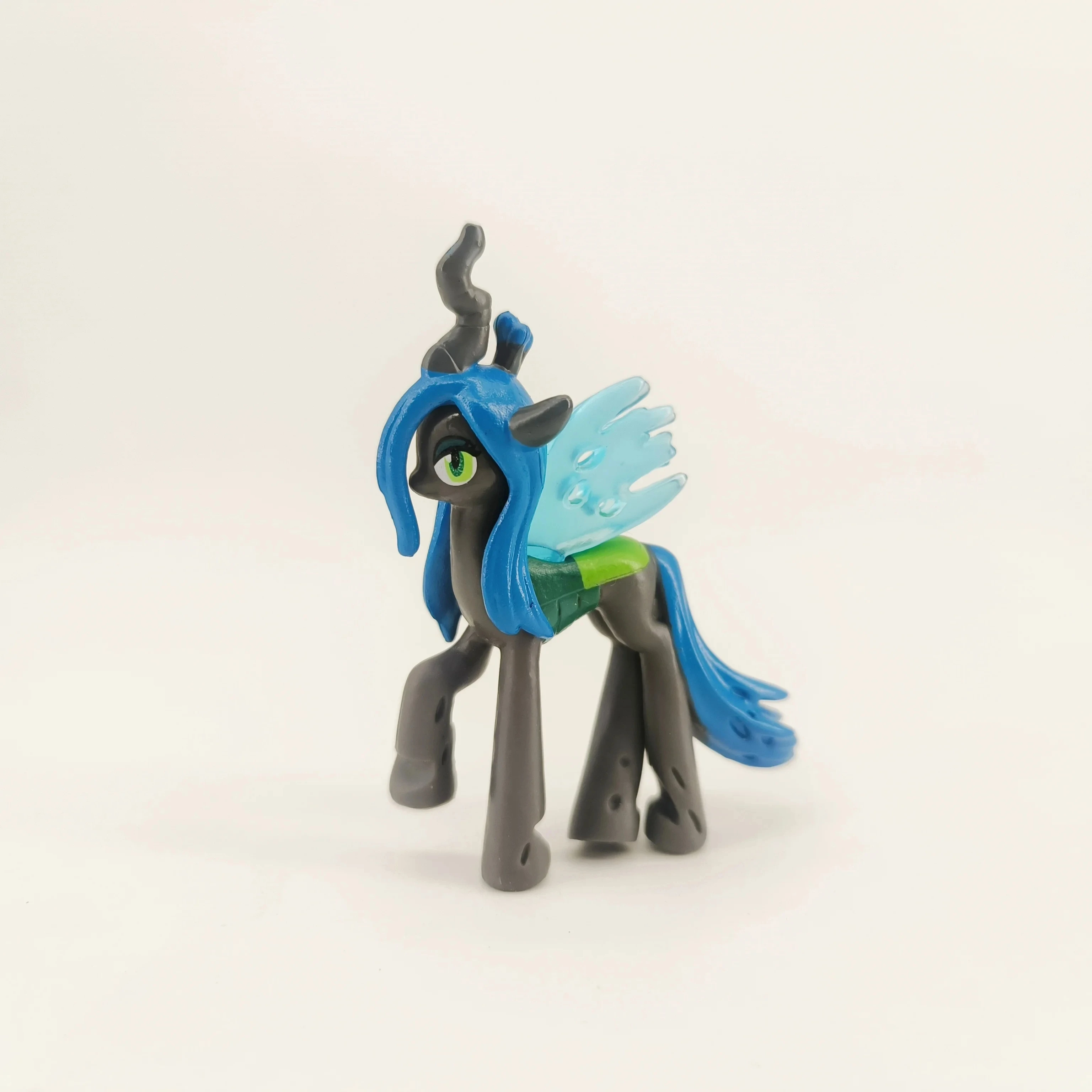 Фото Редкая фигурка маленькой лошадки Queen Chrysalis, ПВХ, 6,5 см, аниме-фигурки, мультяшная модель питомца, коллекционная кукла, подарок, игрушка №1