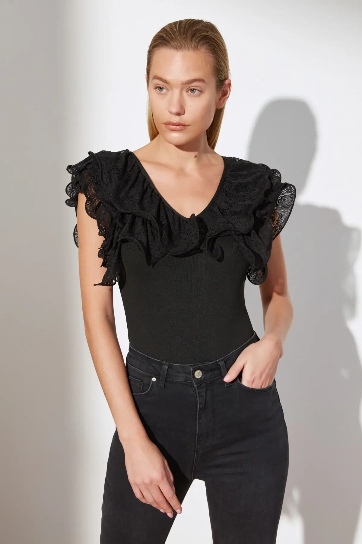 

Трикотажная одежда с рюшами Trendyol TWOSS21BD0104