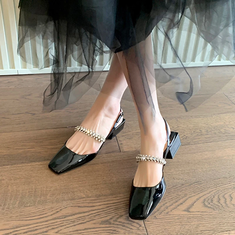 Женские босоножки на квадратном каблуке с блестками