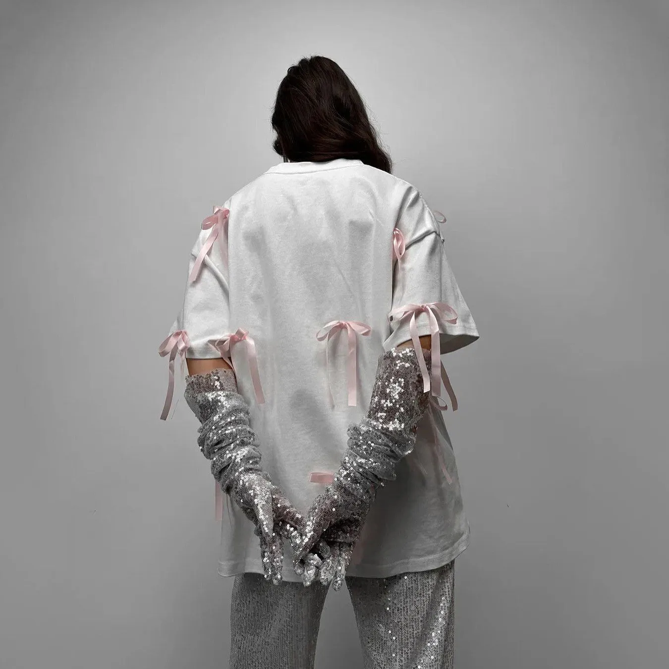 Женская футболка с коротким рукавом круглым вырезом и бантом