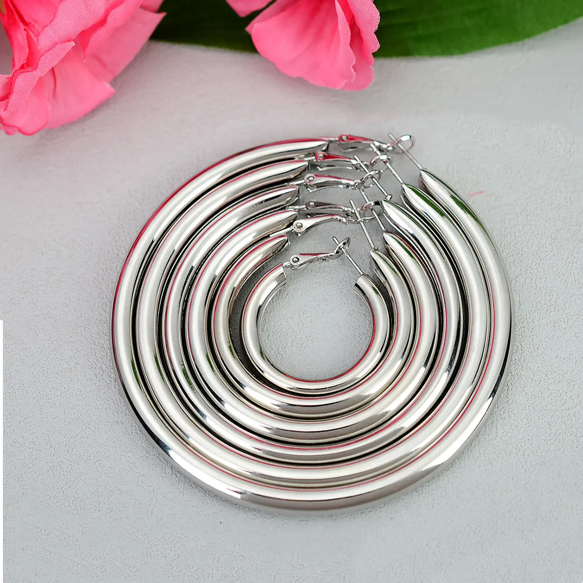 Металлические круглые серьги-кольца
