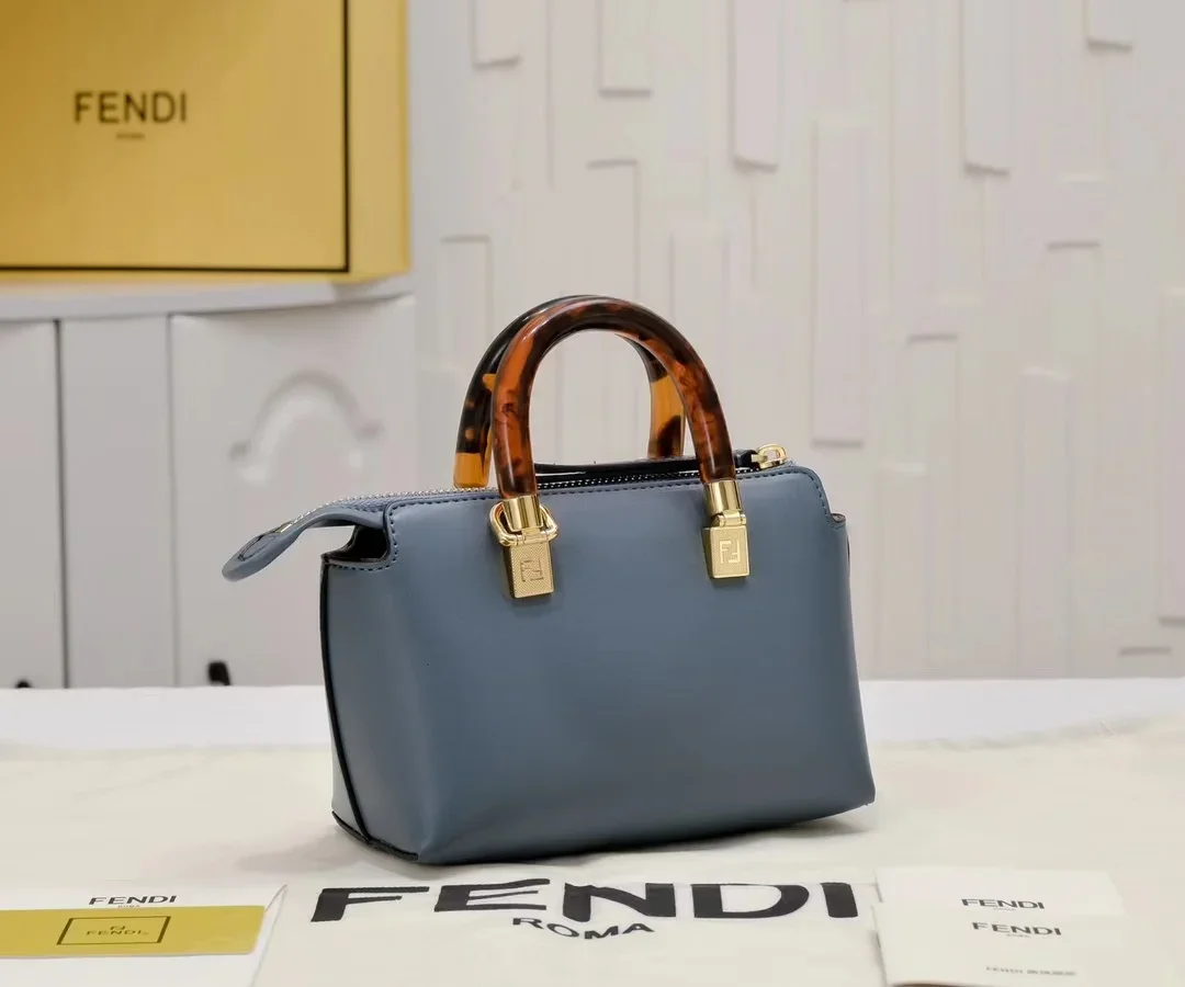 17 * 8 12 см . стиль 1:1 FENDI сумка Модная сумочка Сумка через плечо Женские аксессуары.003