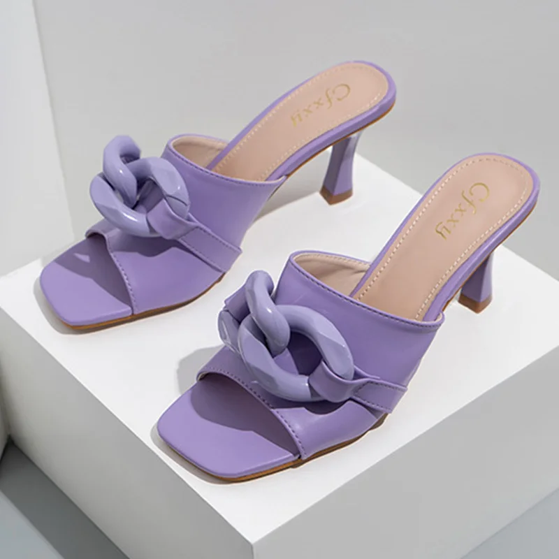 

Сандалии женские на шпильках с квадратным носком, пикантные туфли с цепочкой, открытый носок, однотонные тапочки, роскошная обувь на шпильк...