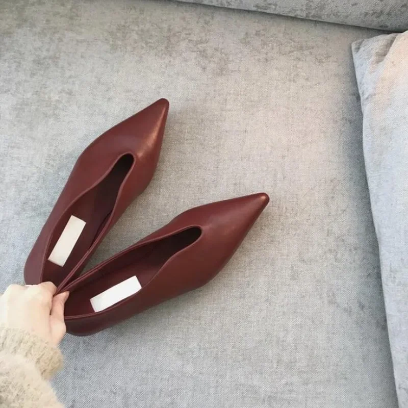Женские мокасины с острым носком повседневные туфли на мягкой подошве стильные
