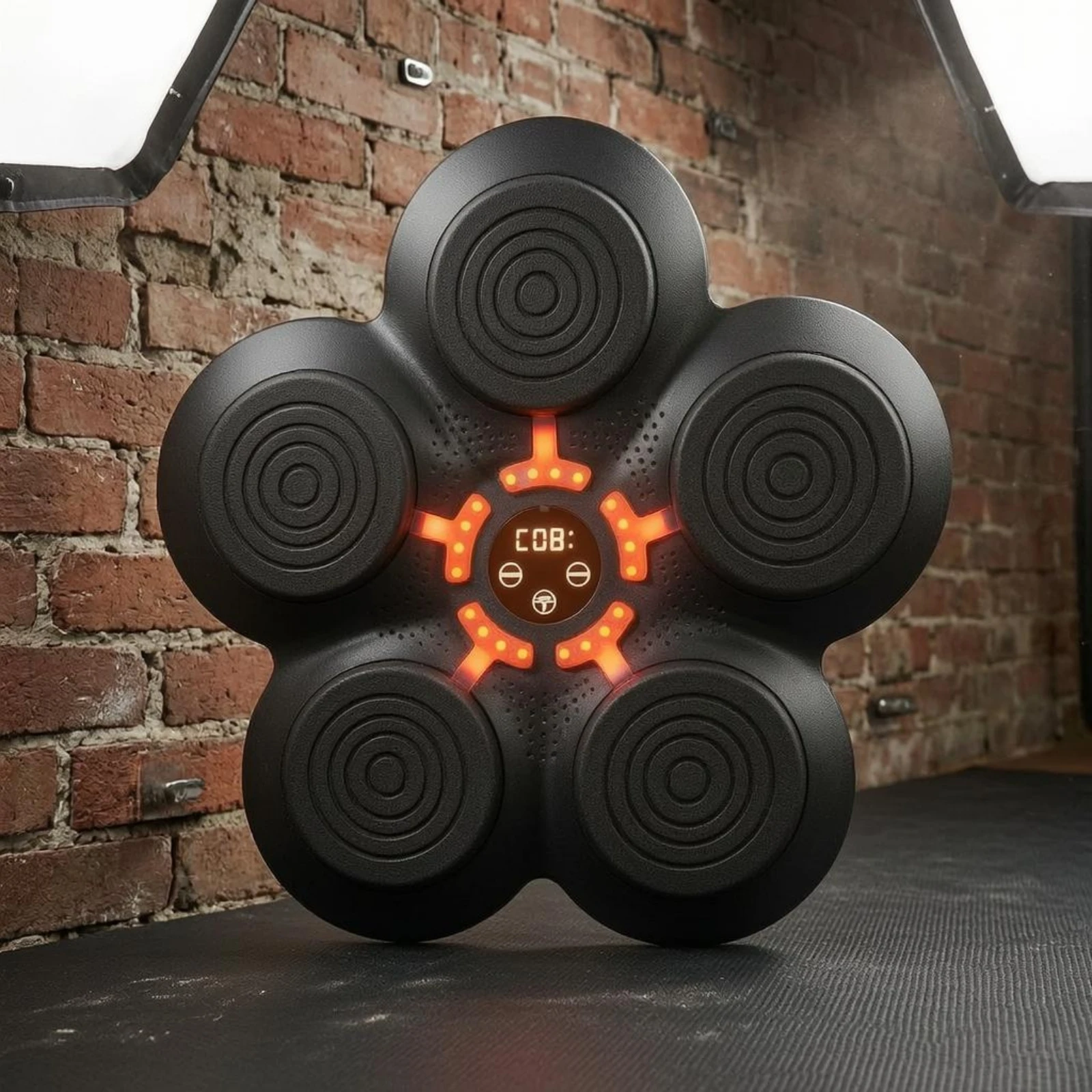 Настенный боксерский тренажер черно-оранжевого цвета с Bluetooth для ритмичных тренировок, экономия места (art.: 3920db8362fbd) - 3920db8362fbd