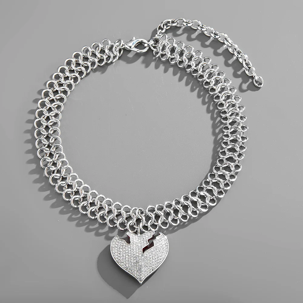 

New fashion jewelry peach heart Cuban chain pendant necklace, broken heart Valentine's Day gift accessories, couple chain