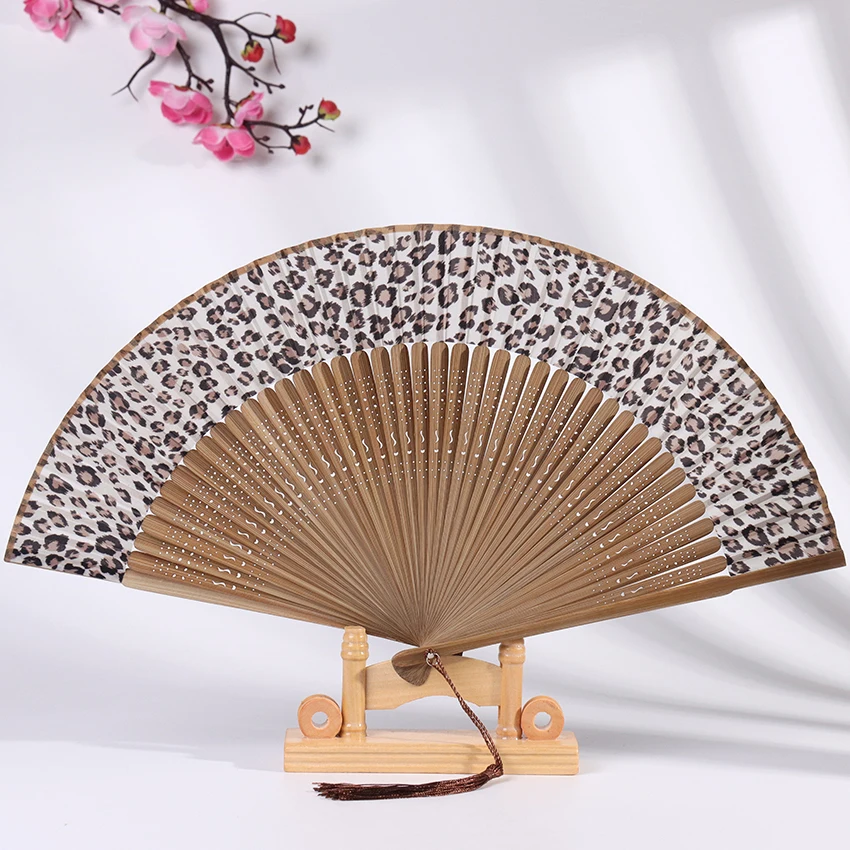 

1PC Chinese Style Vintage Leopard Patterned Hand Fan Folding Fans Dance Wedding Party Folding Decorative Fans
