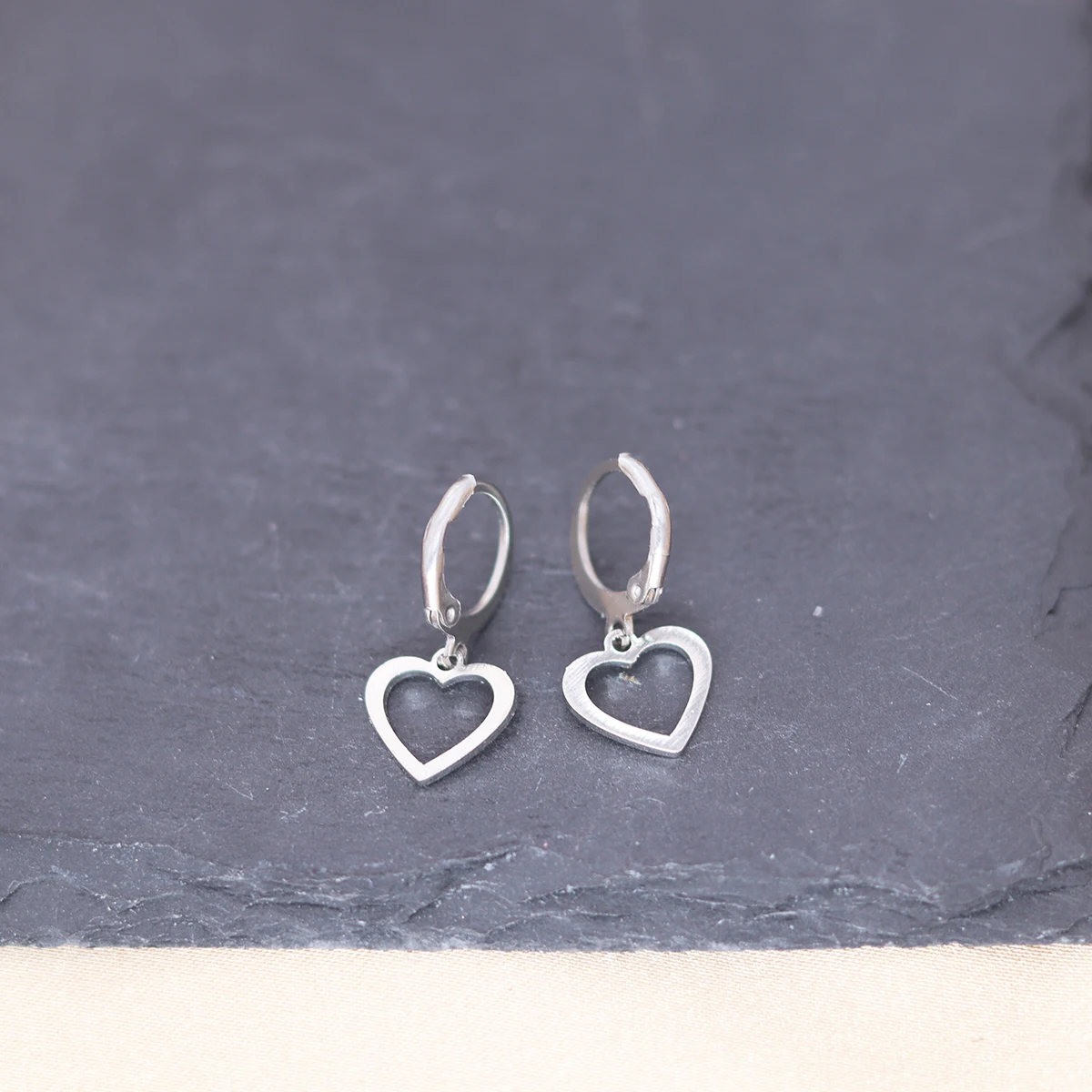 QIAMNI милые серьги-кольца в форме сердца для женщин и девушек модные висячие