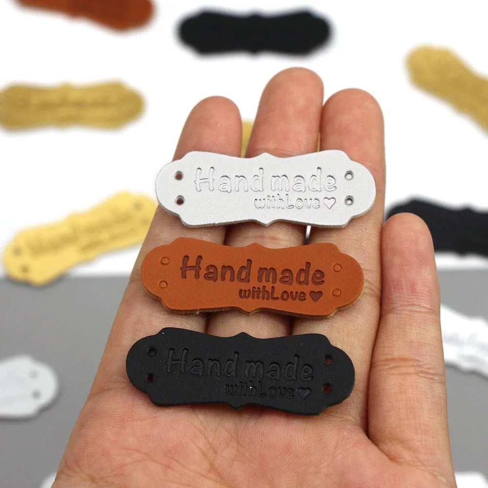 50 штук этикеток "Сделано с любовью" коричневый золотой белый ручной работы кожаные этикетки для одежды, шапок, сумок, швейных принадлежностей 41*16 мм.