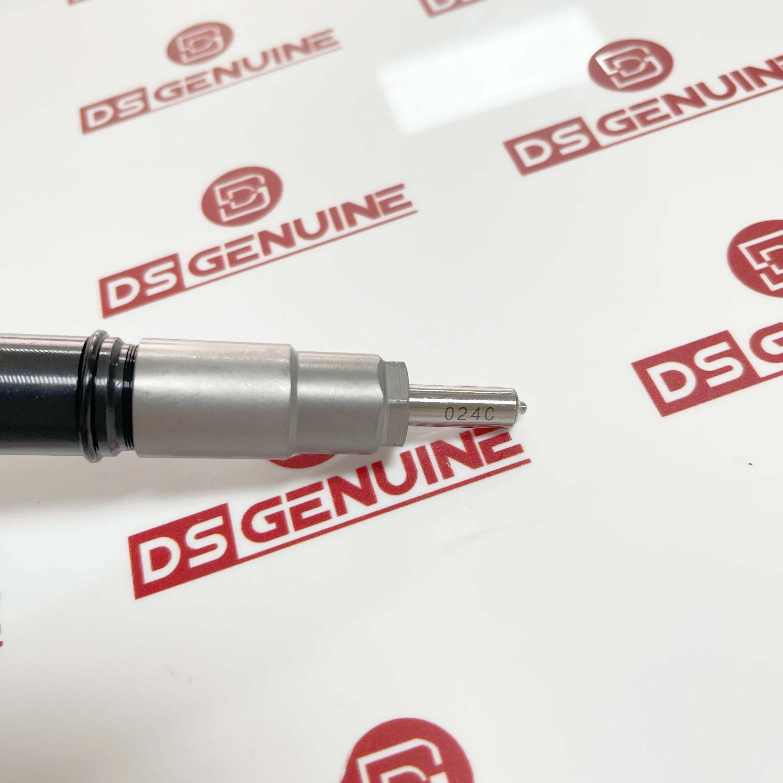 Новая форсунка дизельного двигателя 1KD 2KD 095000 -5881 23670-30050