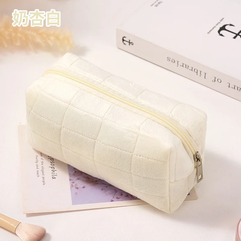 

Милая плюшевая косметичка для женщин, портативная дорожная косметичка на молнии, небольшой органайзер для туалетных принадлежностей, мягкая стирка ткани