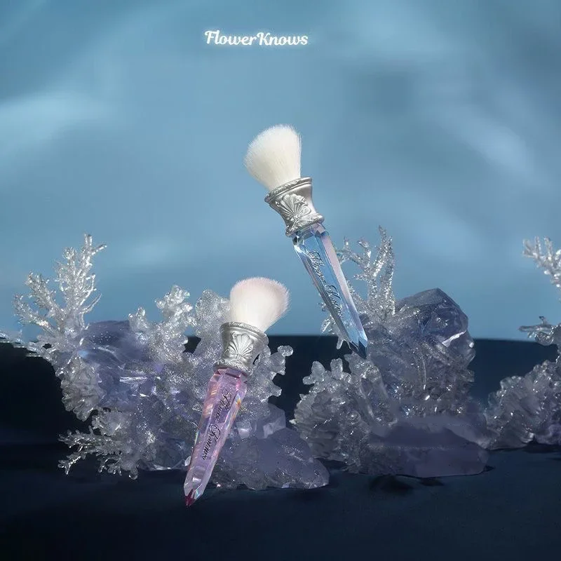 Фото Кисть для сбора жемчуга Flower Knows Shell, рассыпчатая пудра, шерстяная форма, кисти для пудры, хайлайтеров, приятные для кожи №3