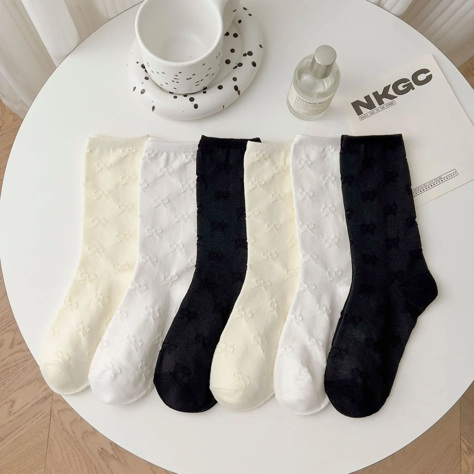 

Женские хлопковые носки, мягкие модные дорожные носки до середины икры, разноцветные уличные спортивные носки с бантом в стиле "Лолита", пов...