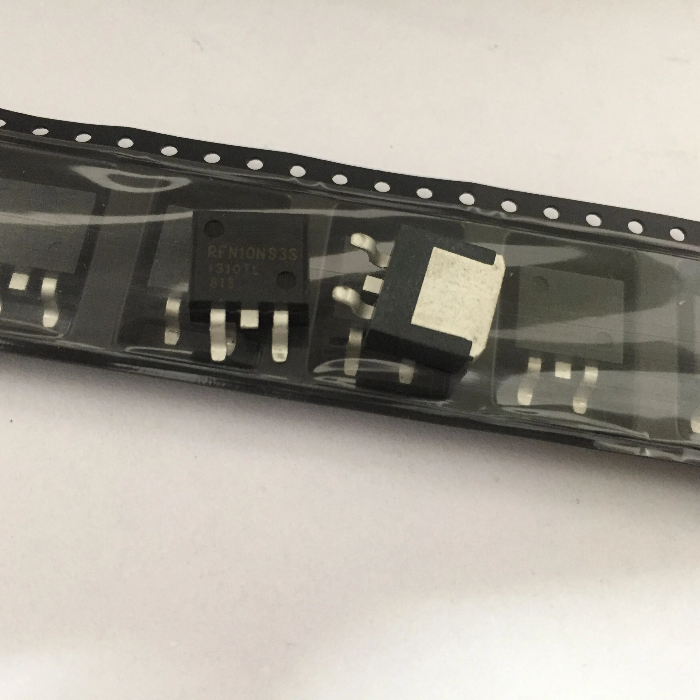 

10PCS/LOT FREE SHIPPING RF10N TO-263 RF10NS3S