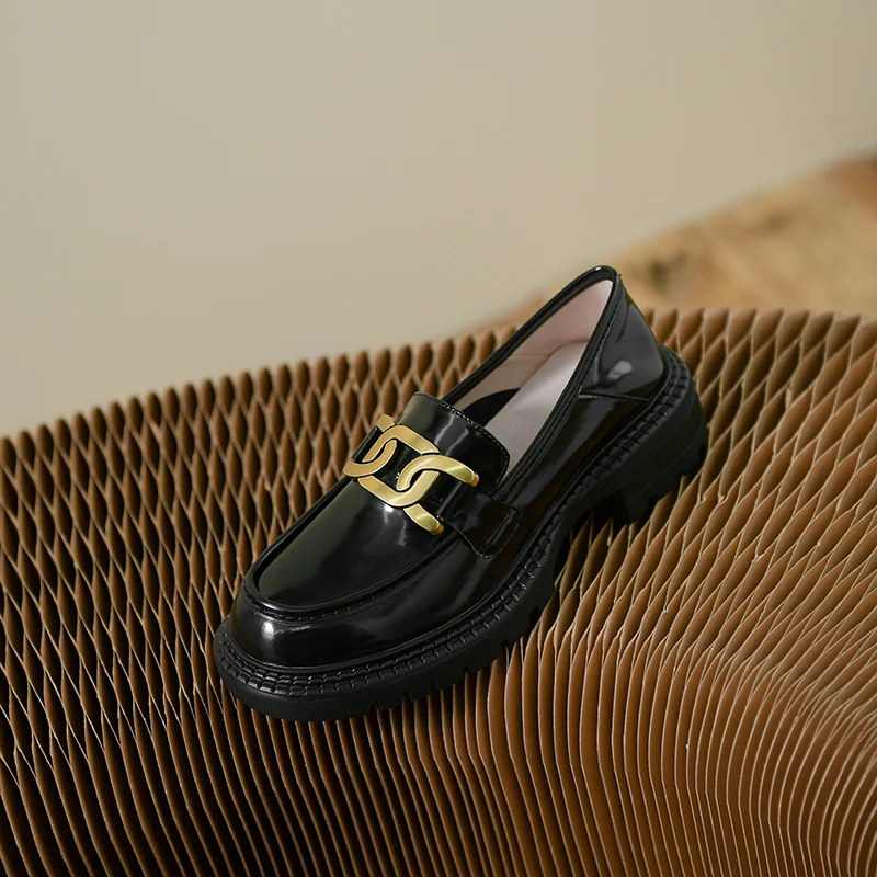 

2022 new spring Women's pumps Natural Leather 22-24.5cm Cowhide upper Metal chain loafers woman shoes Vintage derby shoes