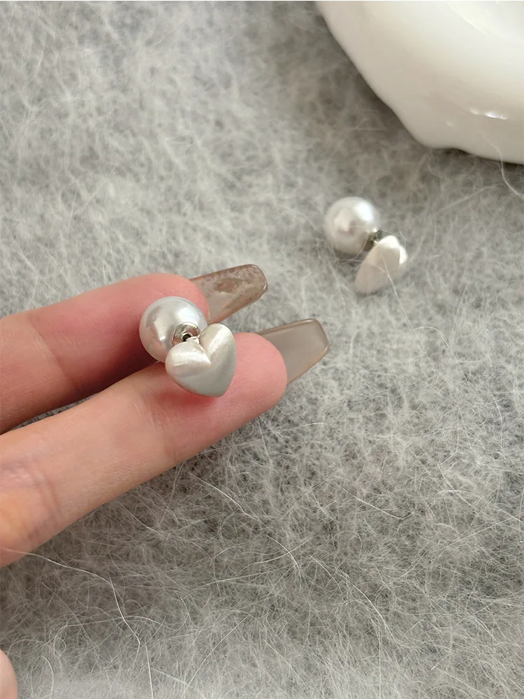 Серьги-гвоздики мигофаны сердечки