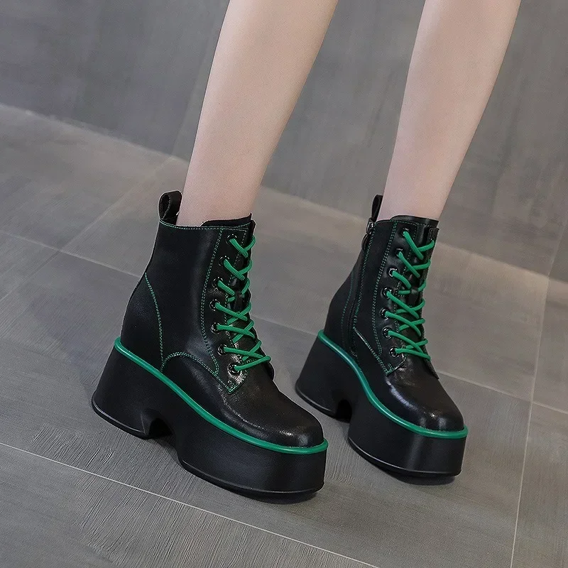 Женские мотоциклетные ботинки из натуральной кожи на платформе 11 см