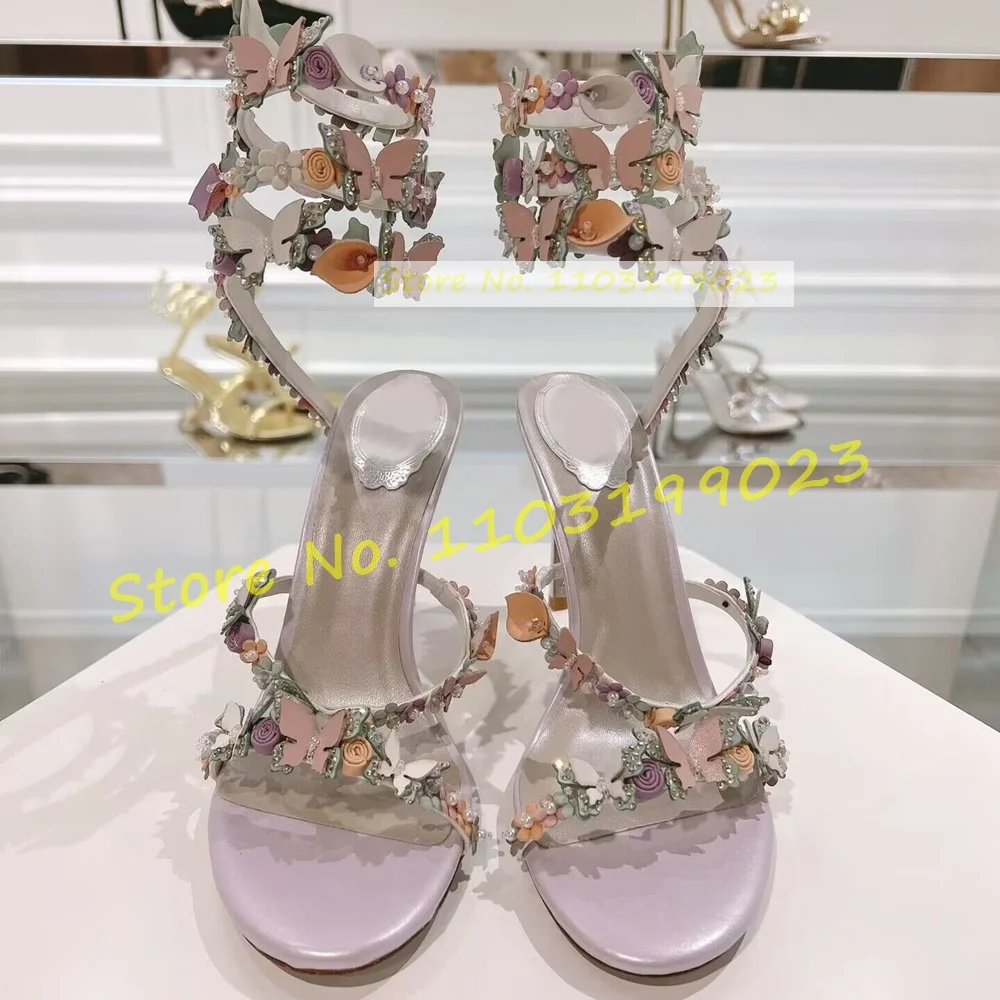 Туфли-лодочки с перекрестными ремешками и цветочным принтом