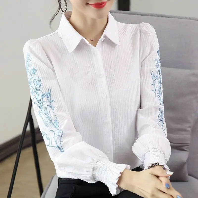 

2023 New Spring and Autumn Embroidery Long Blouse Women Long Sleeve Art Loose Ladies Office Work Tops Button Down Shirts L148
