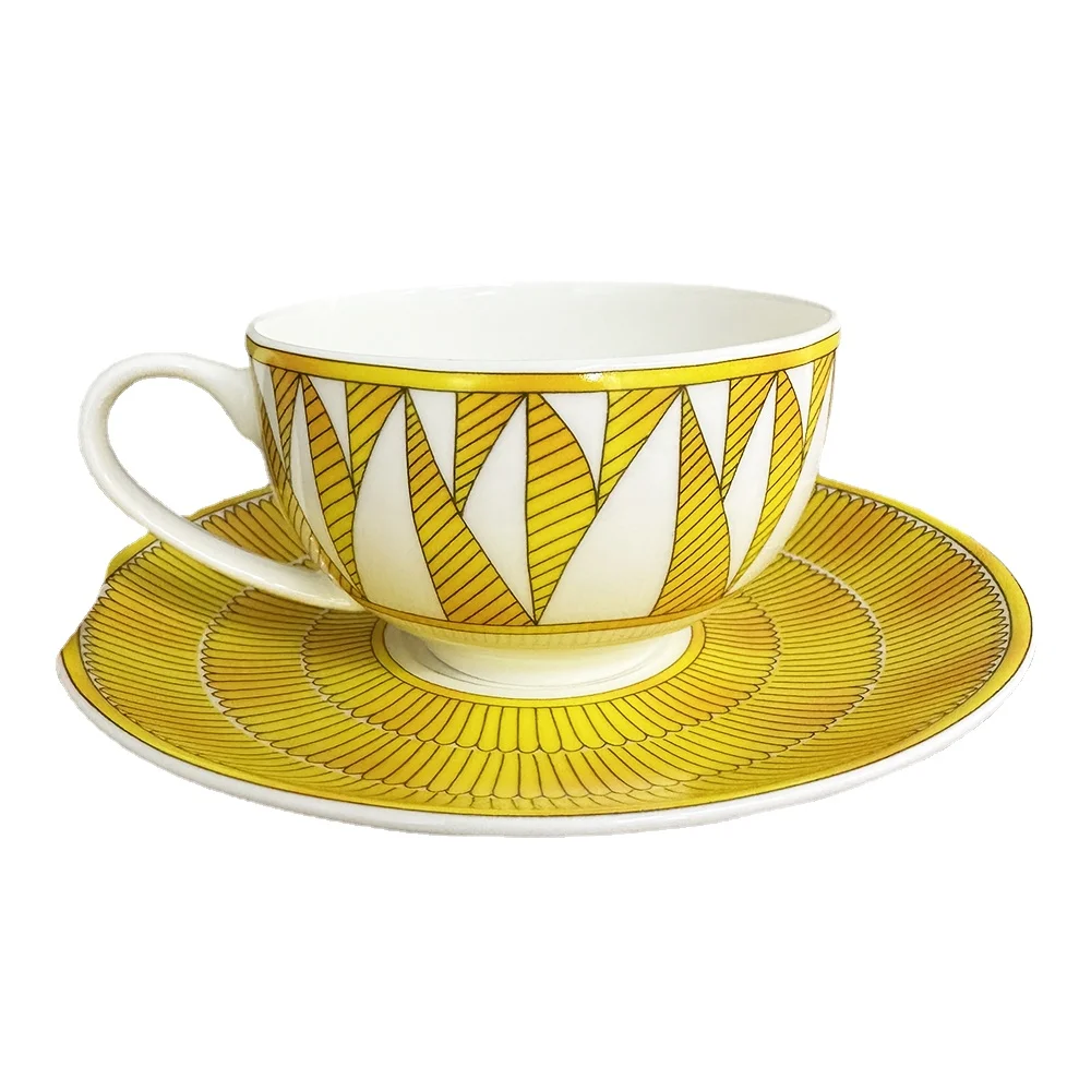 

Luxury Tea Cups and Saucers Set of 2 Fine Bone China Coffee Cups Royal Porcelain Tea Party Set Espresso Mugs