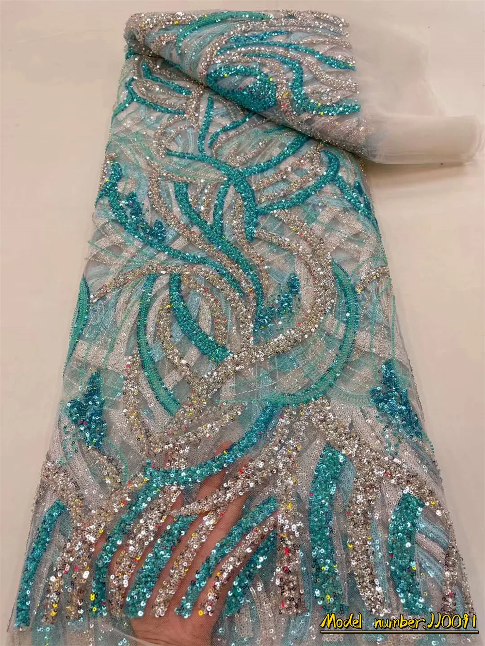 

2023 Green Color Sequins Lace Fabric 3D Flowers Lace Fabric Bridal Fabric Luxury Quality French Beaded Lace For Wedding JJ0091