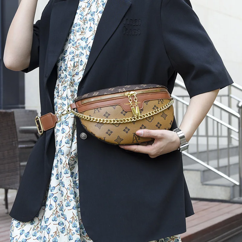 Fashion niche bag 2022 autumn and winter new chest bag men's and women's single shoulder Messenger bag all-match waist bag