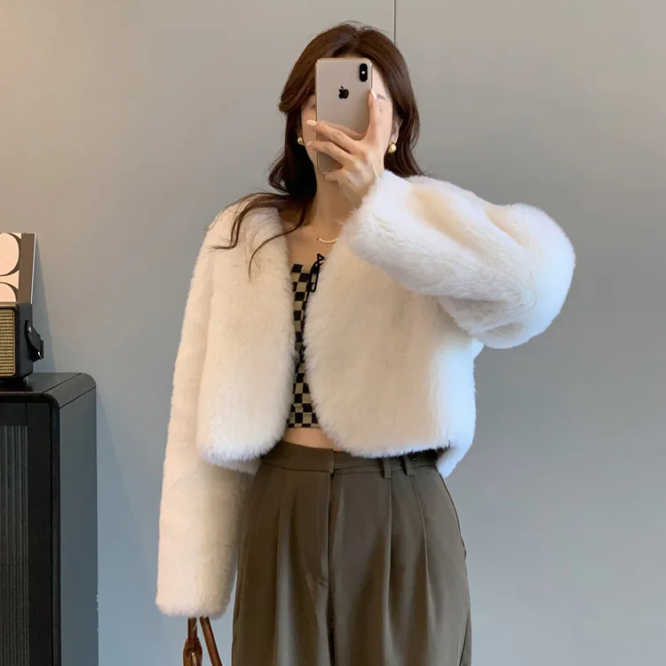 Short lambswool fur coat in winter