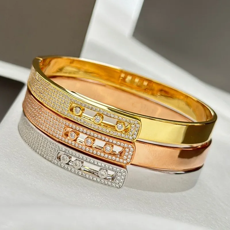 

Женский браслет из серебра 925 пробы с тремя цирконами