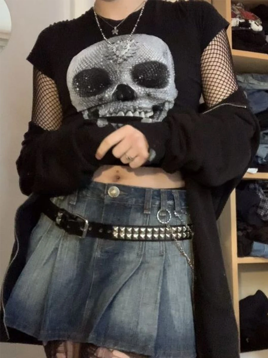 Женская футболка с коротким рукавом в готическом стиле