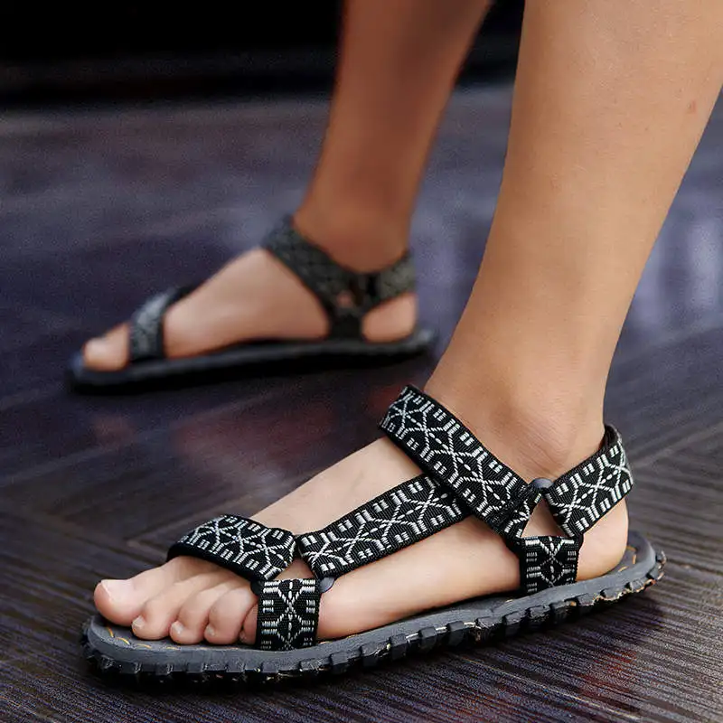 

Rubber Slippers Schoes Kitchen Shoes Sneakees Nurse Clogs Large Number Gladiator Sandals Sneckers Tennis Childrens Explosive