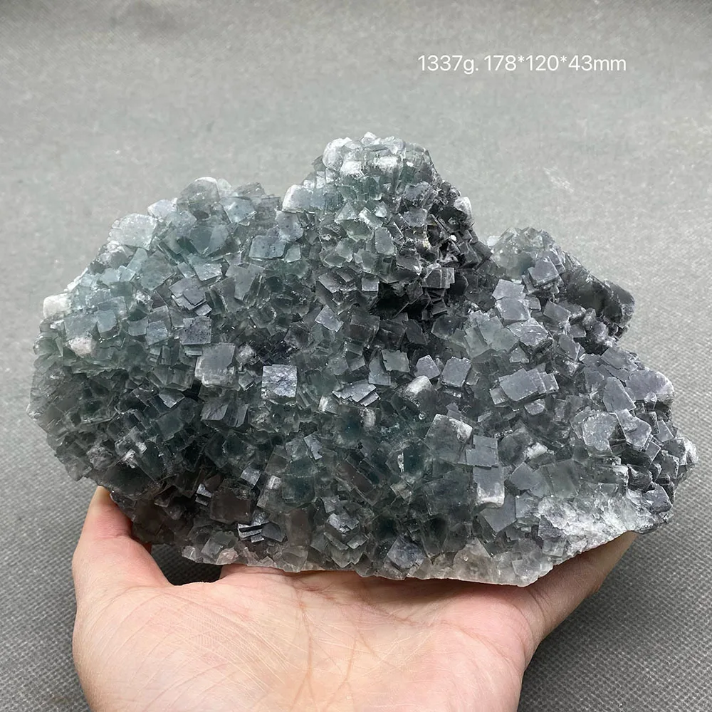 Подвеска из зеленого фианита