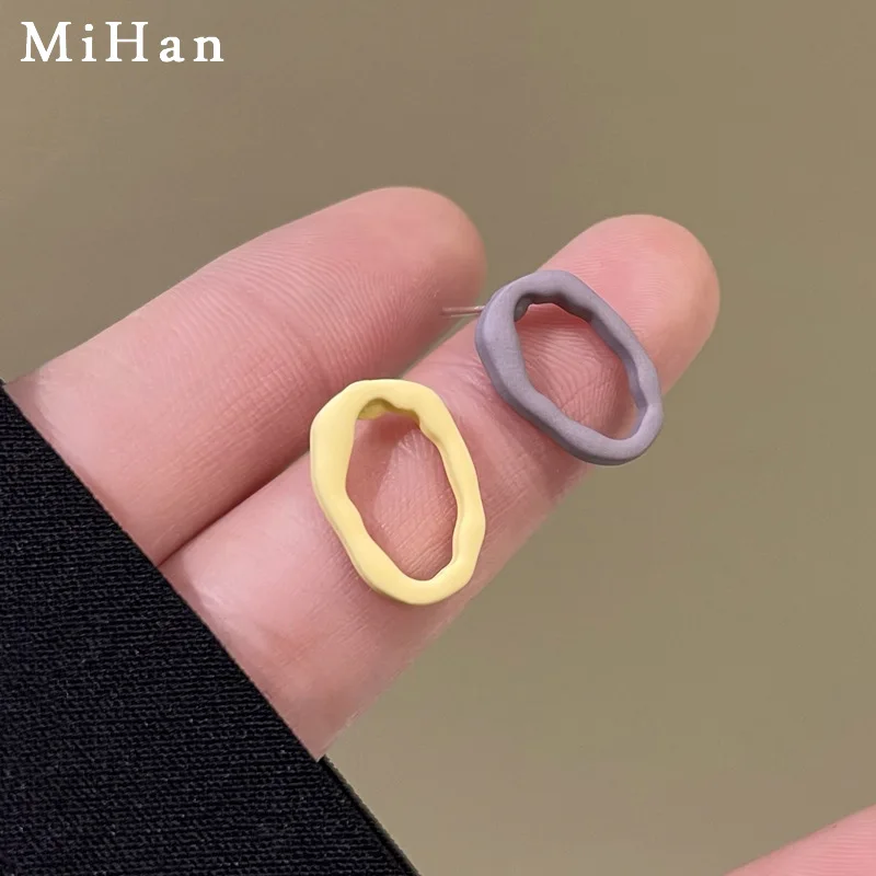 

Mihan Fashion Jewelry Asymmetrical Stud Earrings 925 Silver Needle Hollow Metal Coating Pretty Design Women Earrings For Party