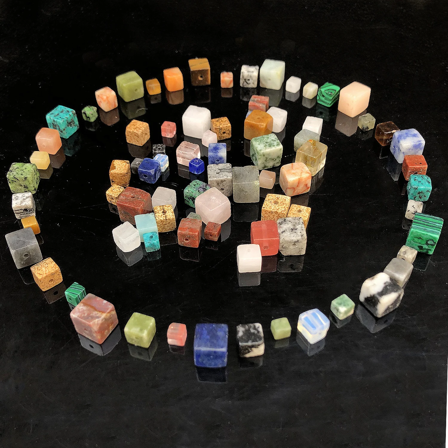 

Wholesale Charms Cube Beads Natural Stone Malachite Amazonite Tiger Eye Red Jasper Loose Beads For Jewelry Making 4mm 6mm 8mm