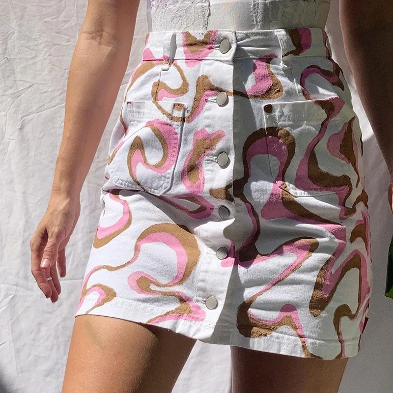 

Джинсовая юбка Y2K 90-х в эстетике с завышенной талией и гофрированным принтом, однобортная летняя шикарная мини-юбка с поясом и карманами, ули...