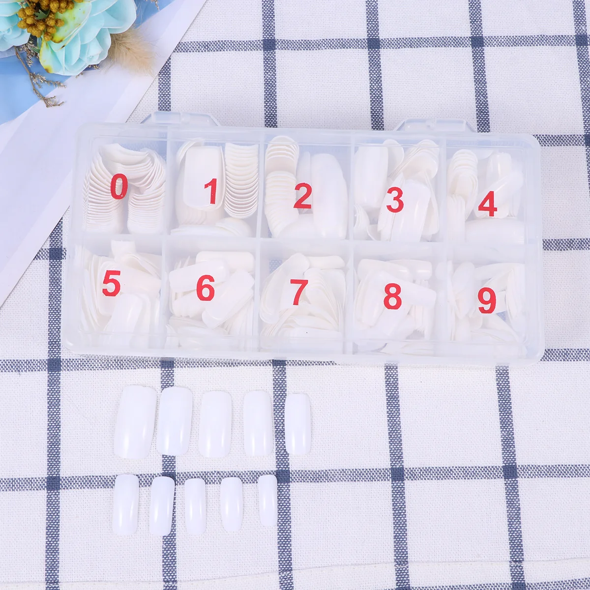 

500pcs Artificial French Nail Tips Full Cover False Nails Artificial Tips with Box for Salons Home DIY Manicure(White) Tool
