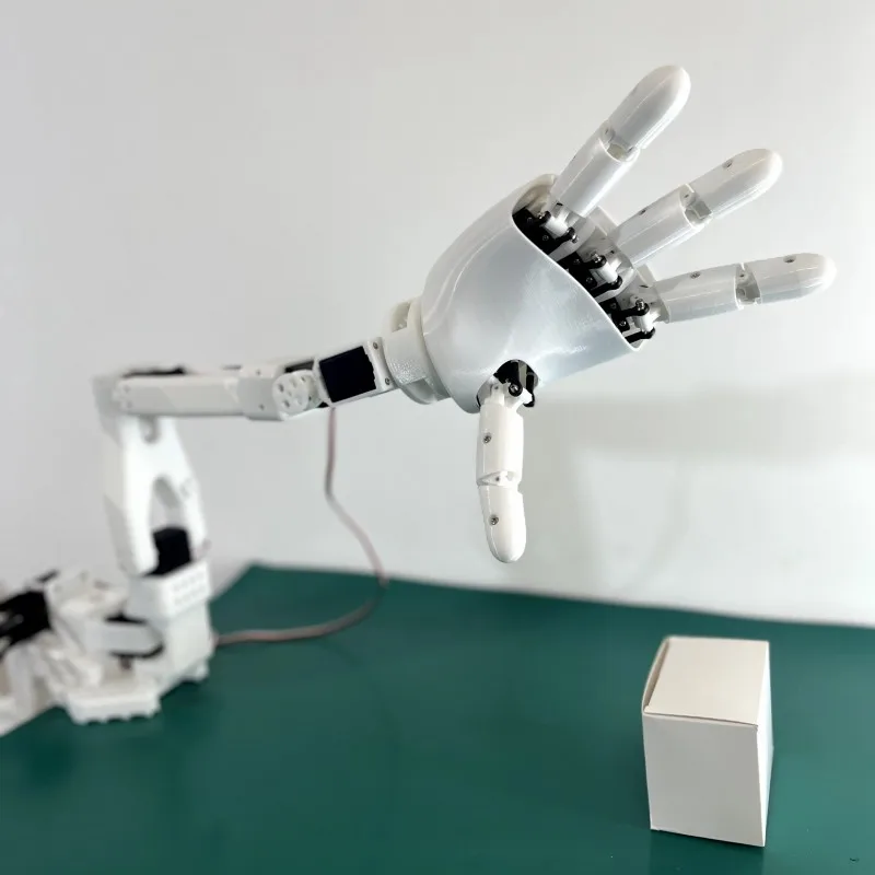 Фото Собранная роботизированная рука SO-ARM101 с роботизированной рукой Amazinghand: недорогой ИИ-робот SO101 Master Arm для проекта LeRobot Hugging Face №3